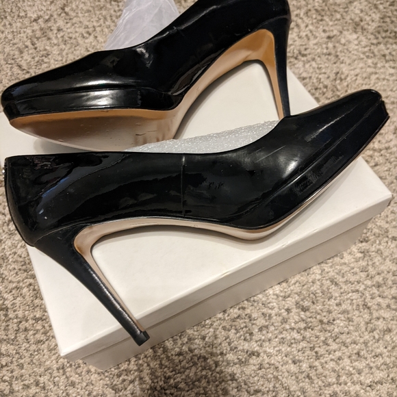 Coach black patent leather size 8M pumps. - Picture 2 of 4
